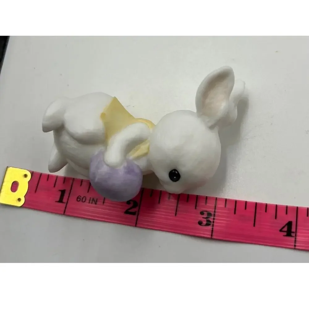 Vintage Hallmark Taiwan Plastic Mini Easter Bunny Rabbit‎ 1984 Figurine